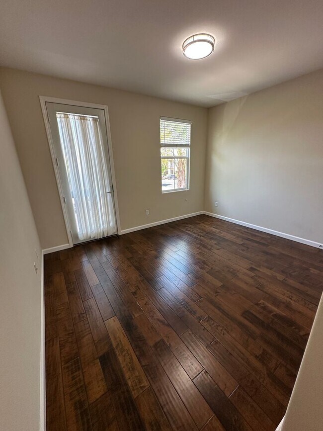 Building Photo - 4 Bed 3 Bath +Office/Den In San Ramon