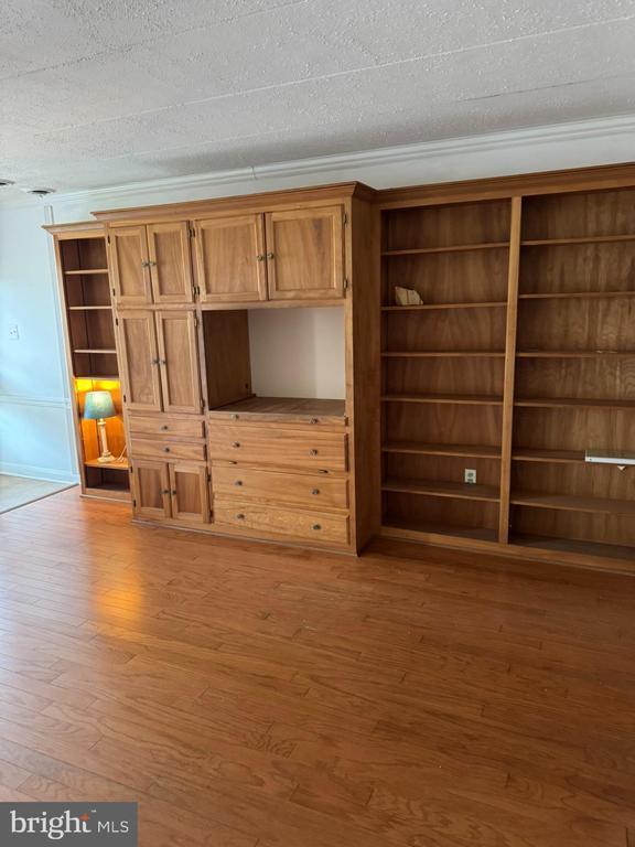 Building Photo - 2633 Fort Farnsworth Rd