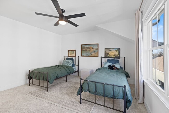 Building Photo - Luxury Rental in the Heart of the Rose District