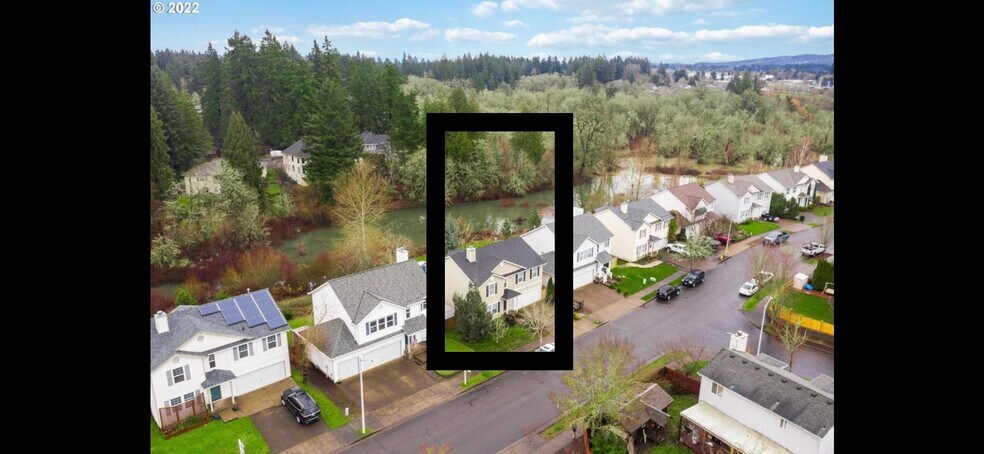Building Photo - 1552 SE Ripplewood Ave