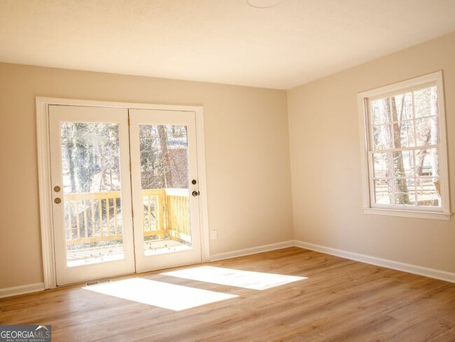 Building Photo - 95 Simpson Dr NE