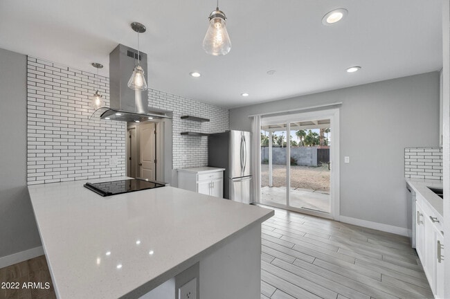 Building Photo - 402 N 73rd St