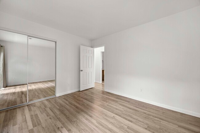 Building Photo - 1615 Cottonwood Dr