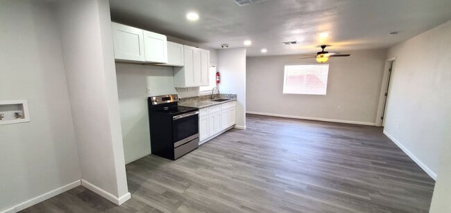 Building Photo - !!! AVAILABLE NOW !!!. Very spacious brand new 3 bed, 2 bath house.