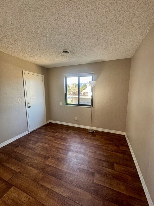 Building Photo - Updated CONDO in Rockrimmon with POOL, TENNIS and PICKLEBALL COURTS!