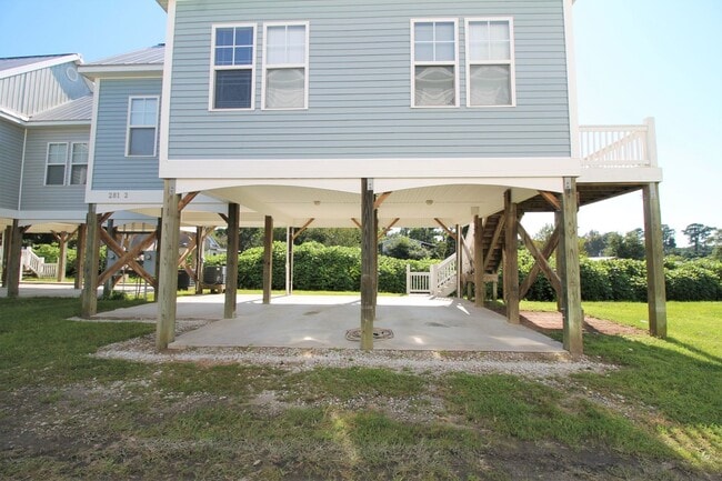 Building Photo - 2BR, 2BA Duplex with Close Water Access fo...