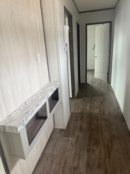 Building Photo - 126 Leon