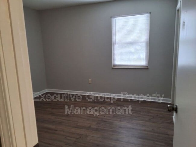 Building Photo - 1800 Preston St