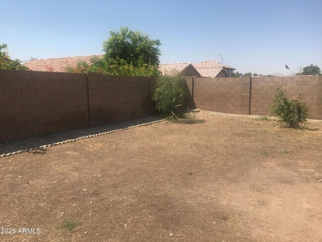 Building Photo - 11829 W Shaw Butte Dr