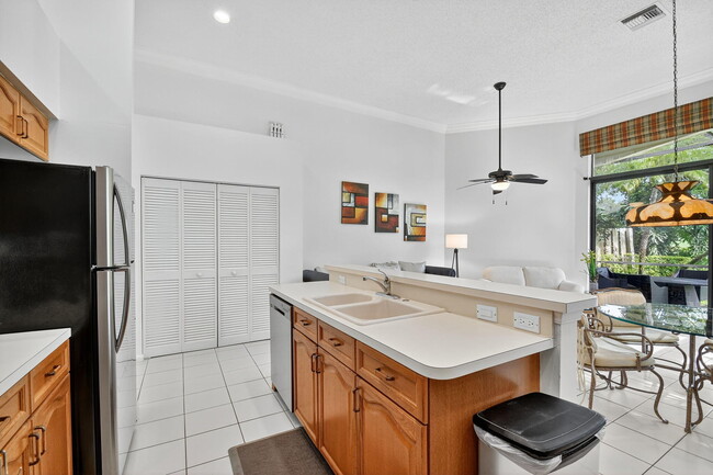 Building Photo - 4553 Barclay Fair Way