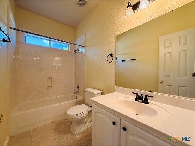 Building Photo - 109 W Great Plains Trail