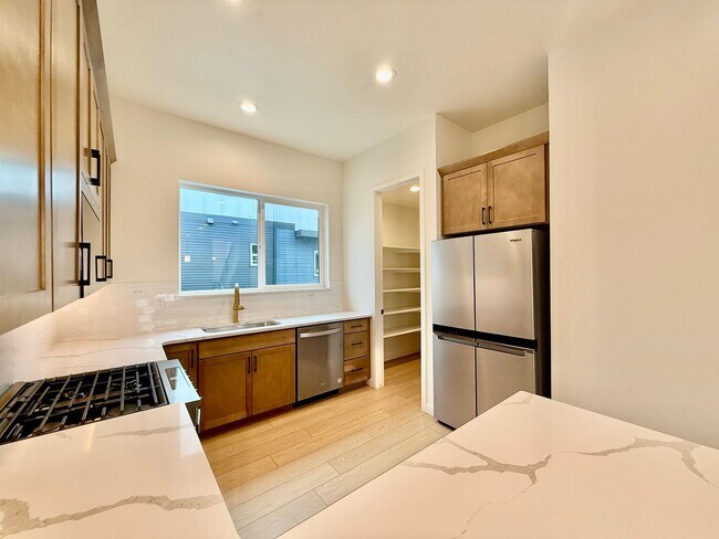 Building Photo - NEW CONSTRUCTION Gorgeous 2 Bedroom in clo...