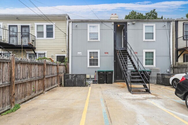 Building Photo - 1712 West Virginia Ave NE