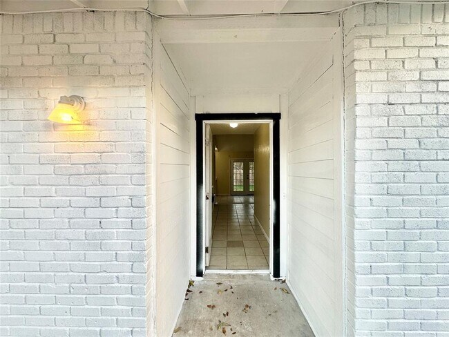 Building Photo - 7221 Ellington Cir