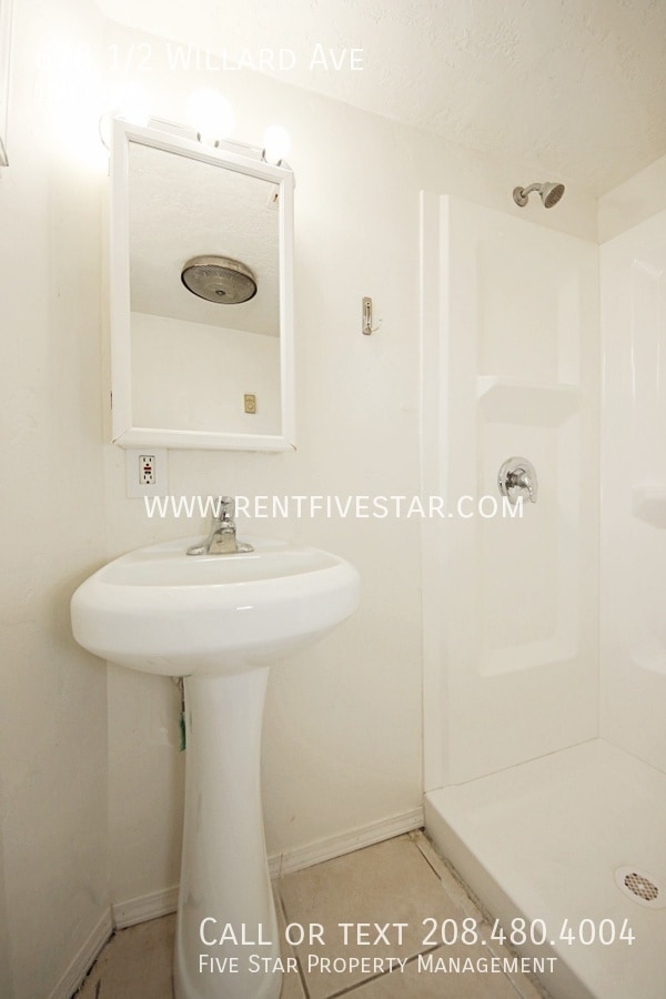 Building Photo - 678 1/2 Willard Ave-