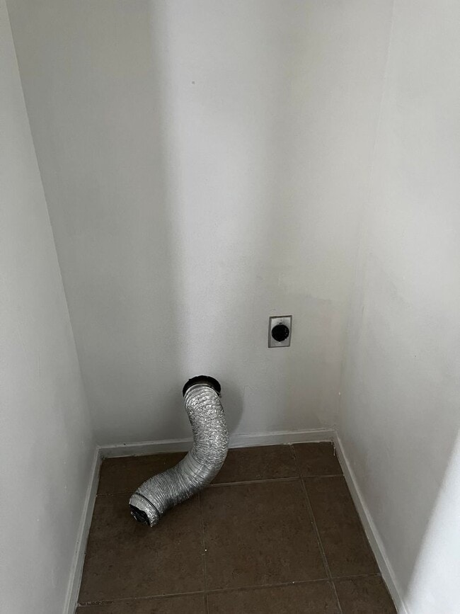 Building Photo - Nice 3 bedroom, 2 bath Home in College Hills West Available SOON!