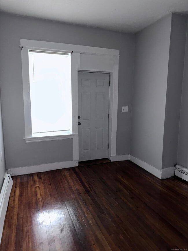 Building Photo - 442 Carroll Ave