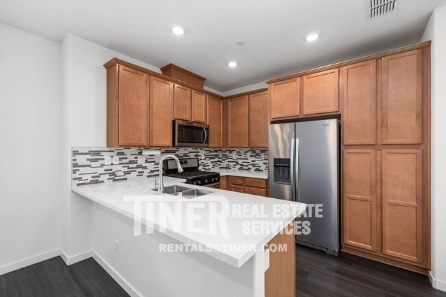Building Photo - 4152 Rotor Ln
