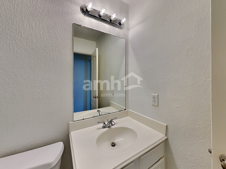 Building Photo - 9510 Narnia Springs Ct