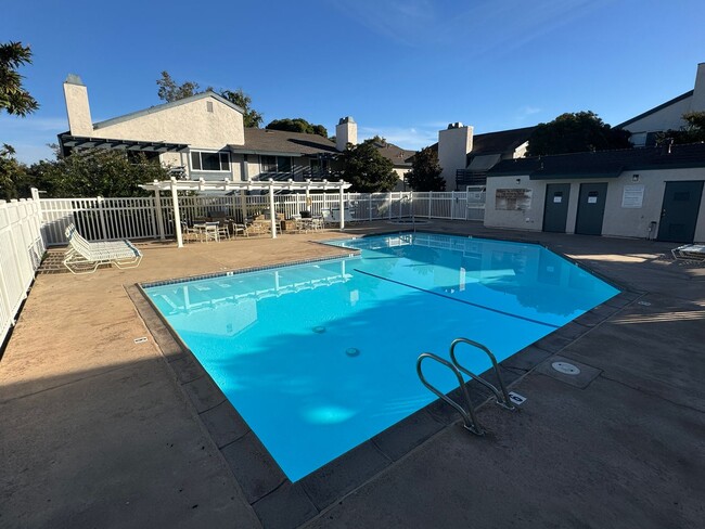 Building Photo - Beautiful Granite Hills Town Home