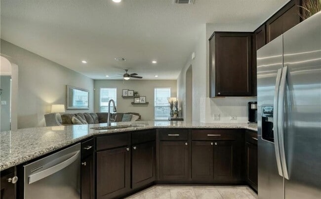 Building Photo - 109 Muenster Dr