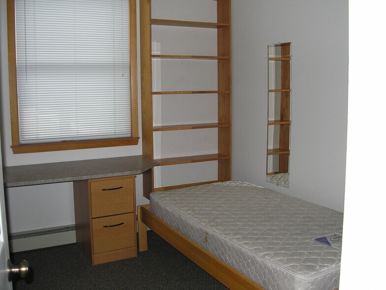 Building Photo - 416 S 5th Ave