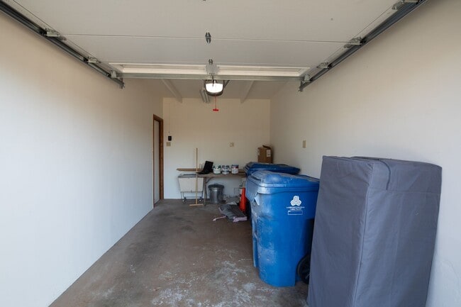 Building Photo - 1606 Myra Ave