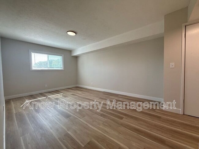 Building Photo - 5703 S 14th St