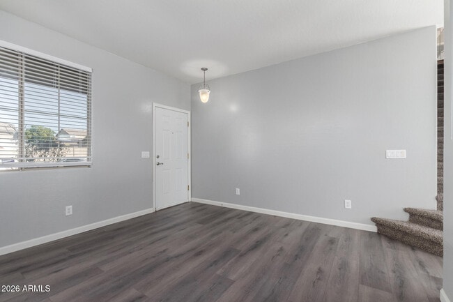 Building Photo - 11023 W Loma Ln