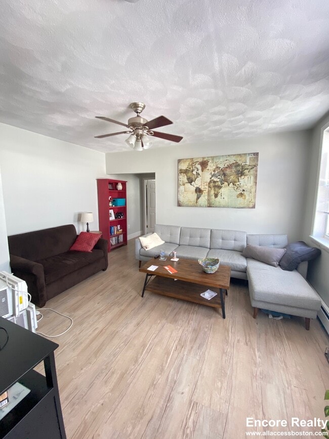 Building Photo - 194 Sumner St