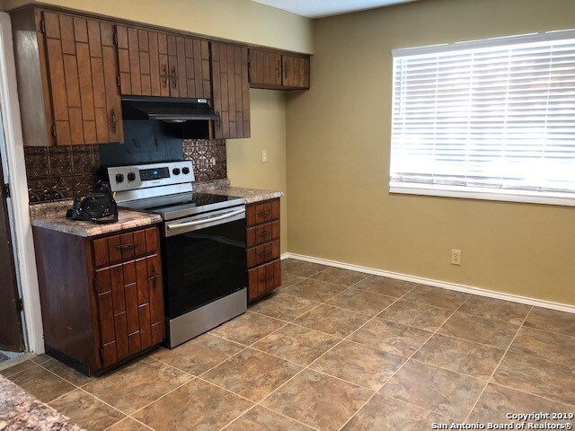 Building Photo - 8515 Springline St