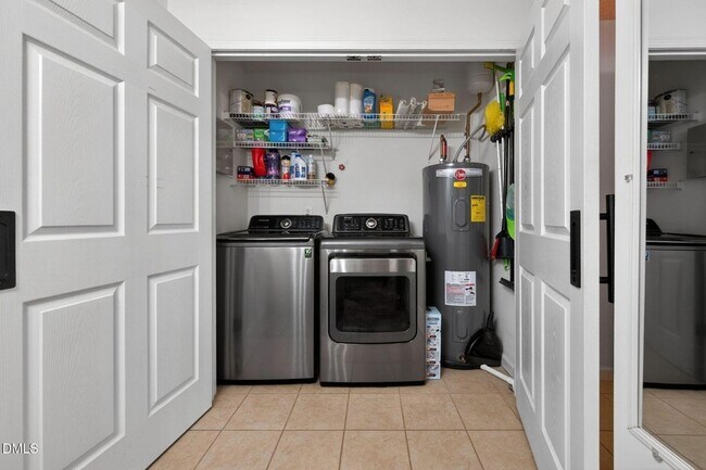 Building Photo - 2400 Huntscroft Ln