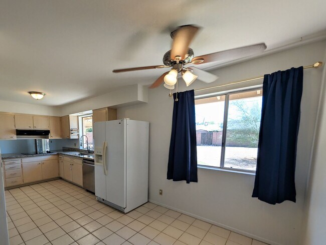 Building Photo - EXCEPTIONAL AREA/NEIGHBORHOOD-4 Bedrooms~S...