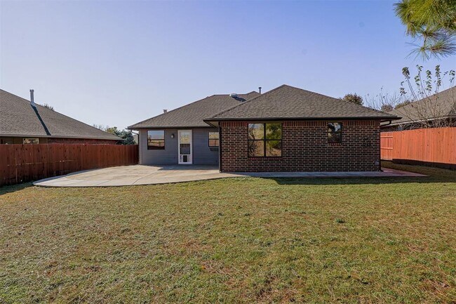 Building Photo - 11857 NW 7th St