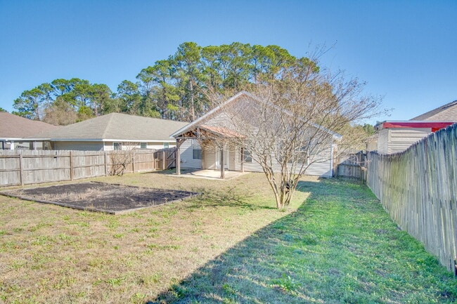Building Photo - 3-Bedroom Home with Open Floor Plan, and Oversized Primary Suite