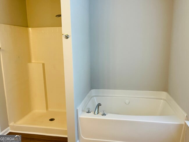 Building Photo - 4014 Carisbrook Dr