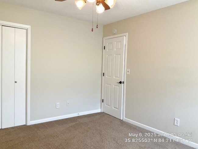 Building Photo - ** ~~ Beautiful 3 bedroom 2 bath house in ...