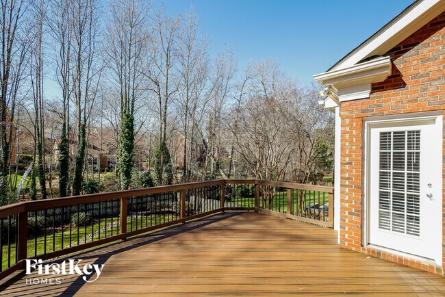 Building Photo - 1402 Holly Ridge Dr
