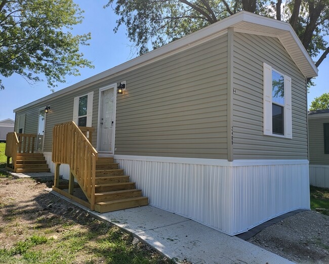 Building Photo - 2409 Catalpa St