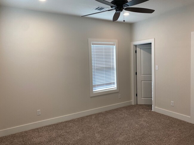 Building Photo - 205C Sterling