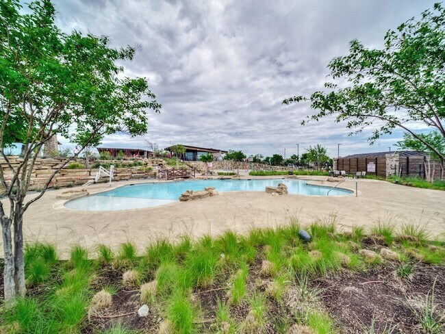 Building Photo - 9733 Tinsley St