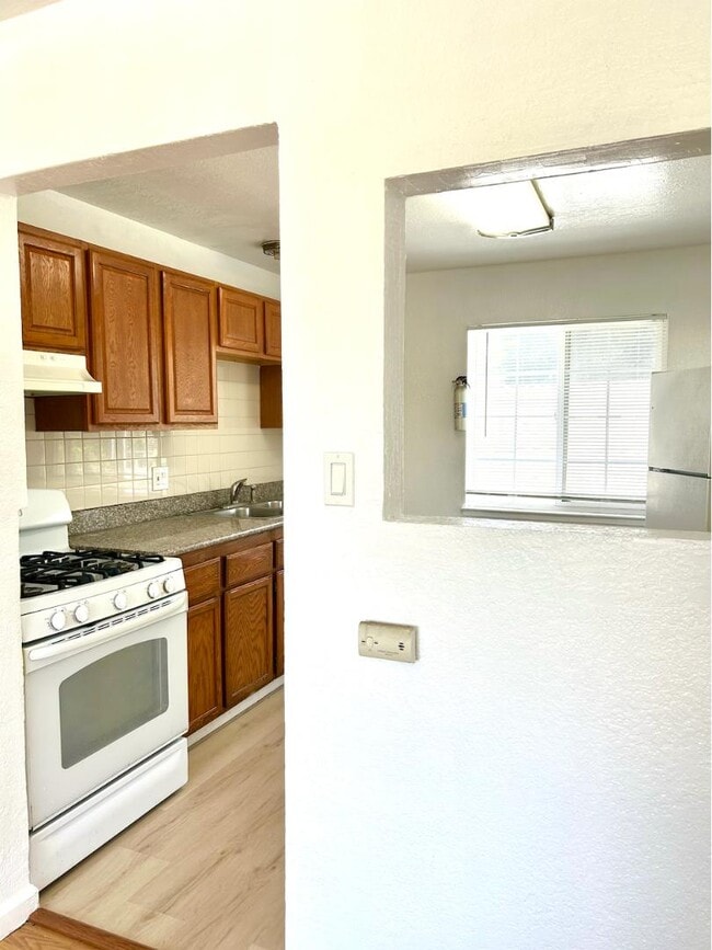 Building Photo - 9810 A St