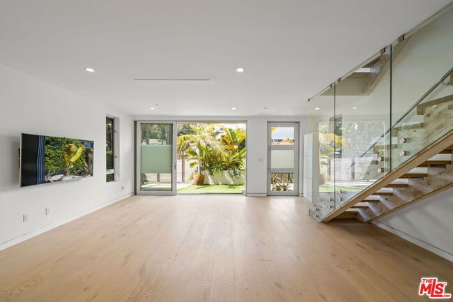 Building Photo - 808 Brooks Ave