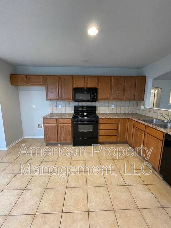 Building Photo - 11108 N 143rd E Ave