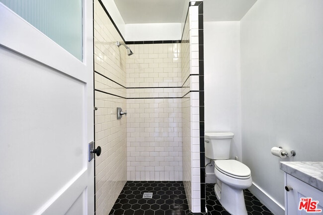 Building Photo - 1430 S Sierra Bonita Ave