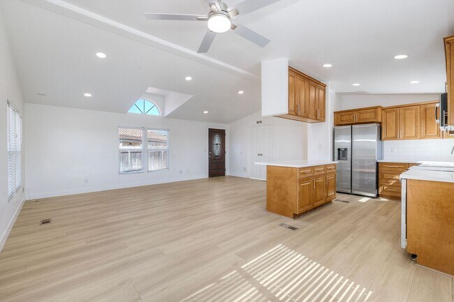 Building Photo - 2241 Meadow Lark Dr