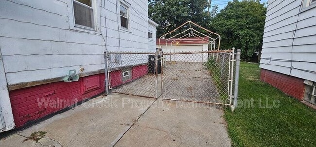 Building Photo - 1205 E 172nd St
