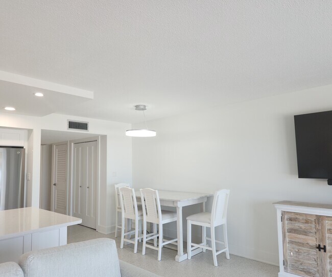 Building Photo - 6701 Gulf of Mexico Dr