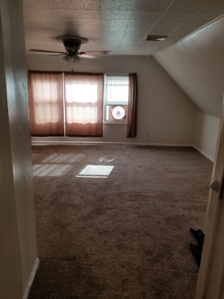 Building Photo - 26 S Adams St