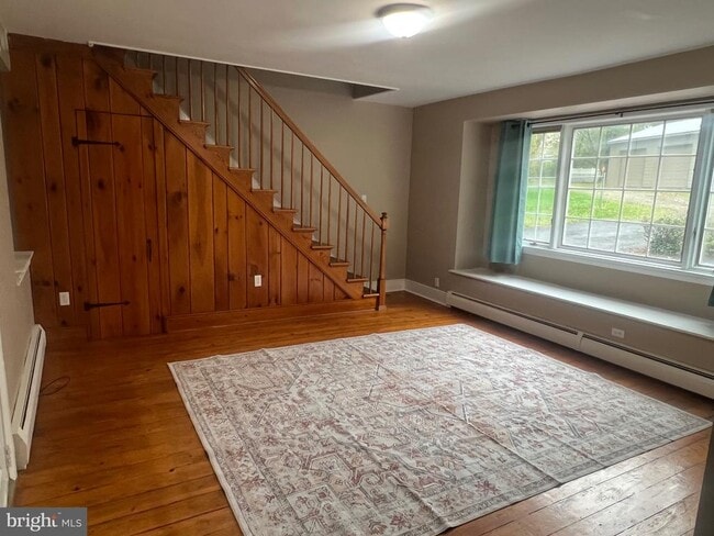 Building Photo - 815 Cypress Ave